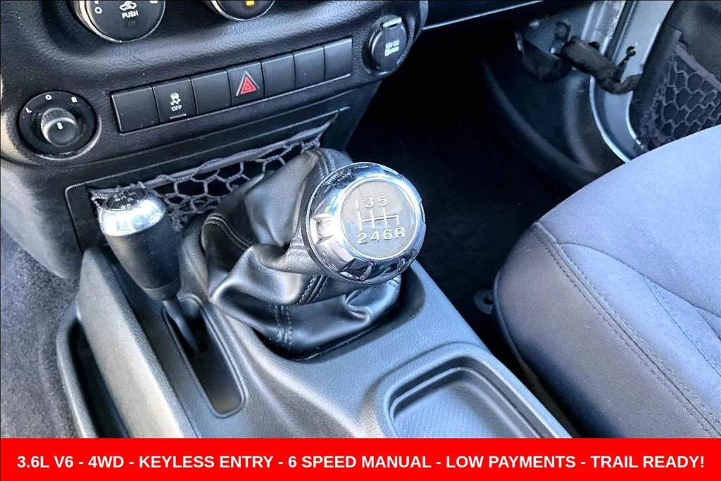 Used 2017 Silver Jeep Unlimited Sport image 12