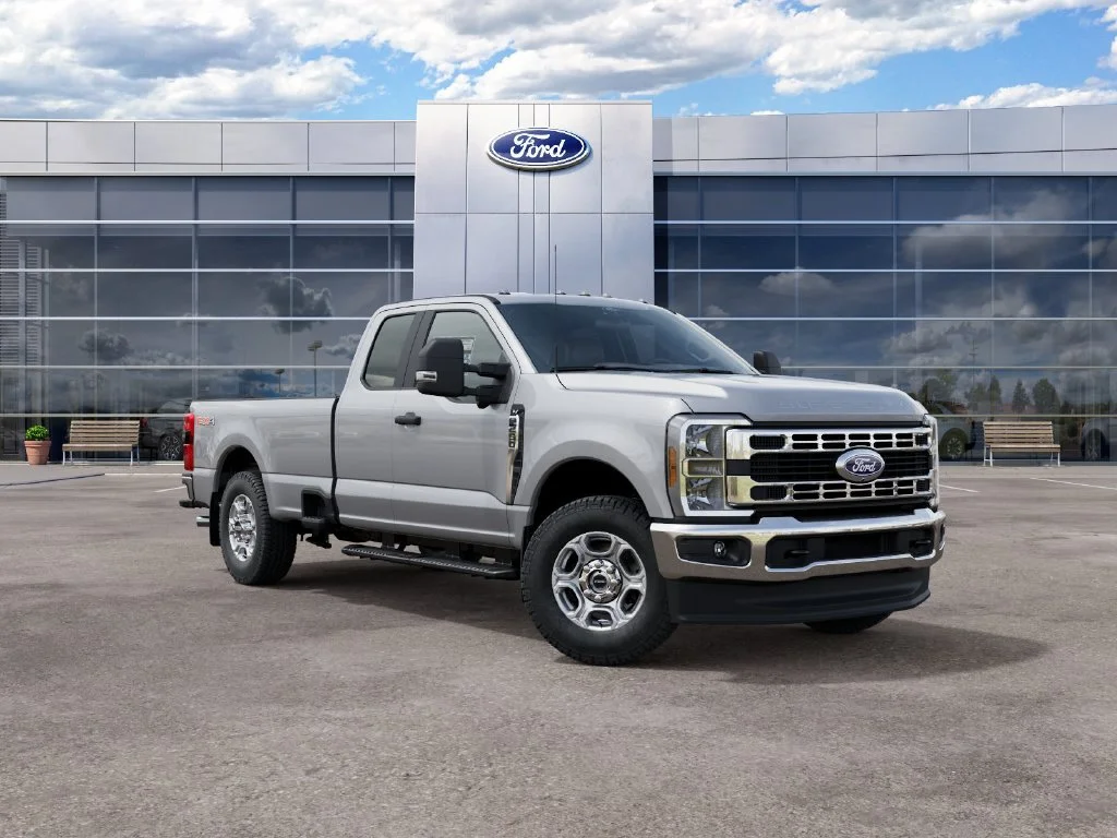 New 2027 Silver Ford XLT image 4
