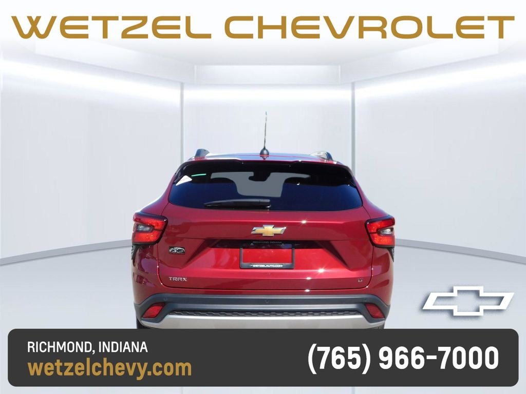Used 2025 Red Chevrolet LT image 4