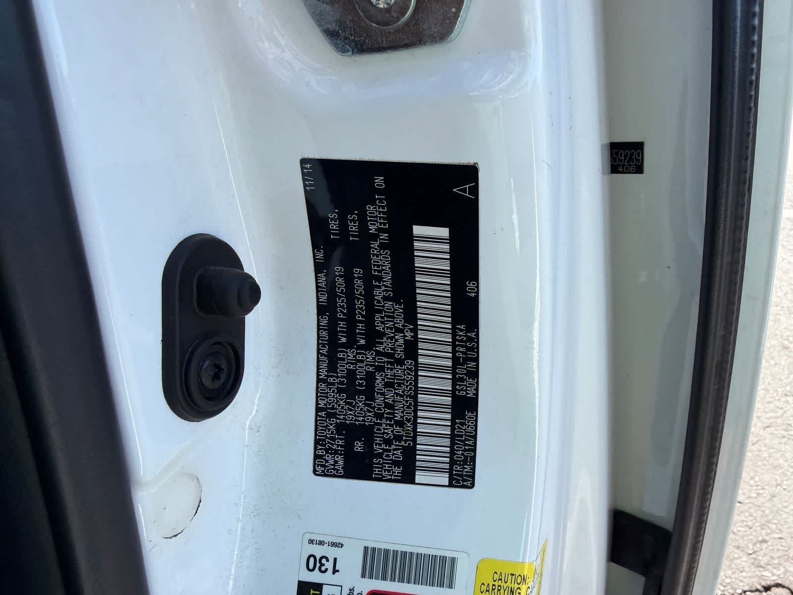 Used 2015 Super White Toyota SE Premium image 24