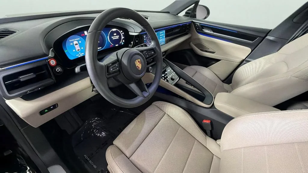 2025 Porsche Macan Base - Photo 18