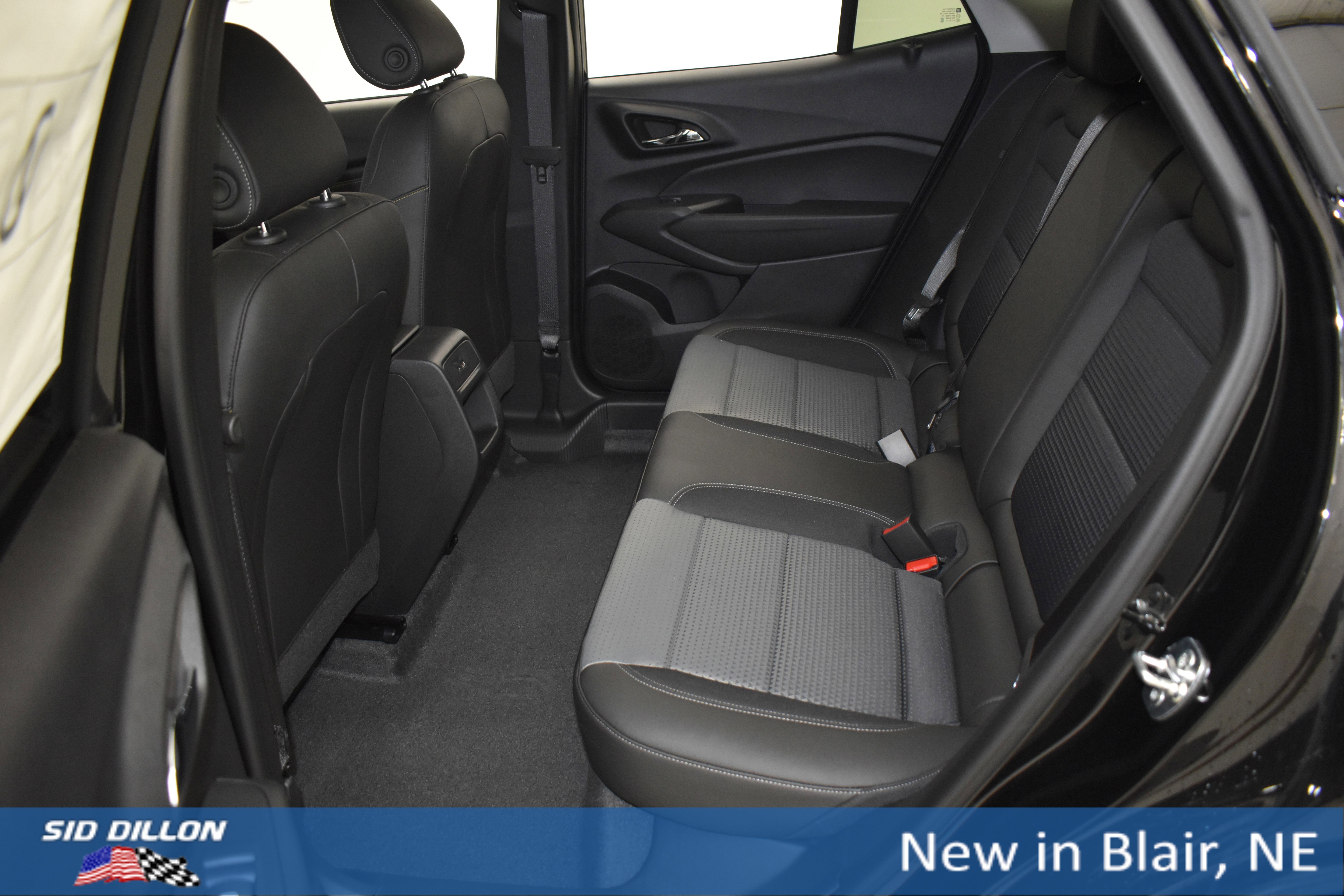 New 2026 Mosaic Black Metallic Chevrolet LT image 8