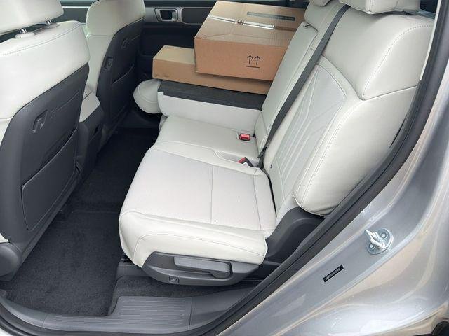 New 2027 Silver Hyundai SEL AWD image 25