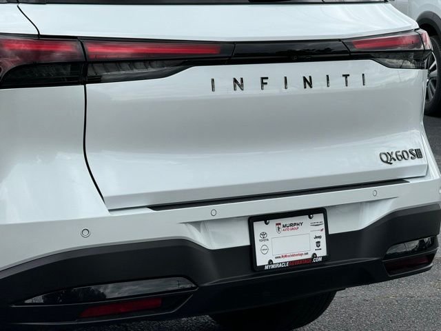 New 2027 2T RAD WHT INFINITI Sport AWD image 4