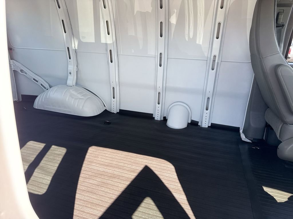 Used 2025 Summit White GMC Work Van image 25