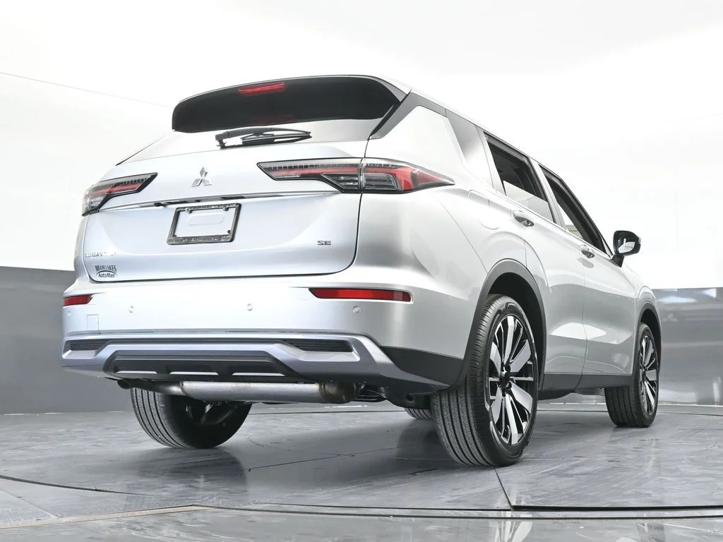 New 2026 Silver Alloy Mitsubishi SE image 60