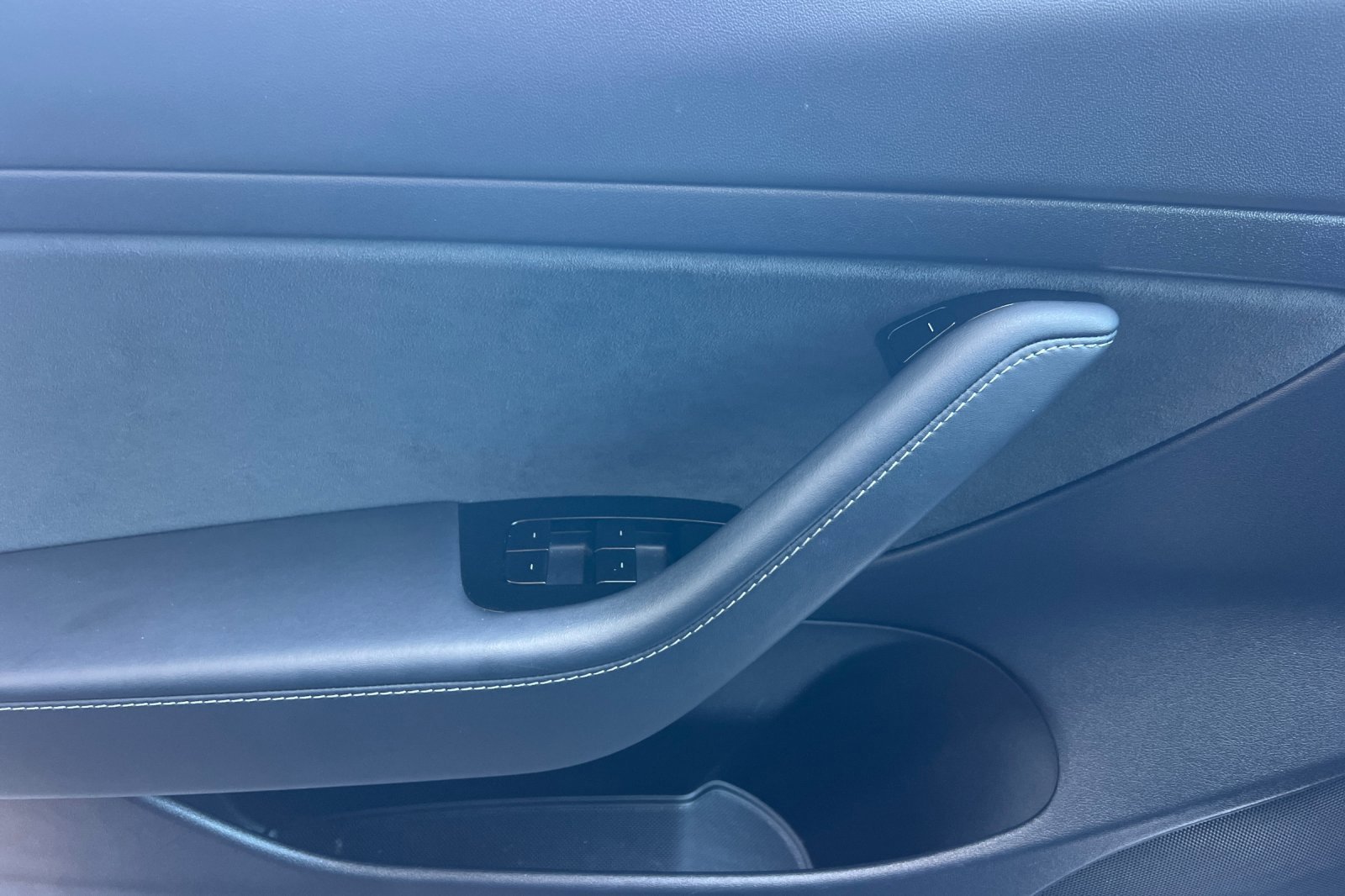 Used 2020 Deep Blue Metallic Tesla Standard Range Plus image 11