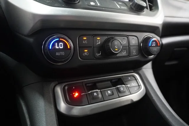 Used 2020 RED GMC SLE image 26