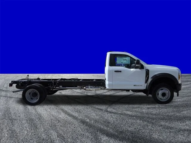 New 2026 Oxford White Ford F-450® XL image 3