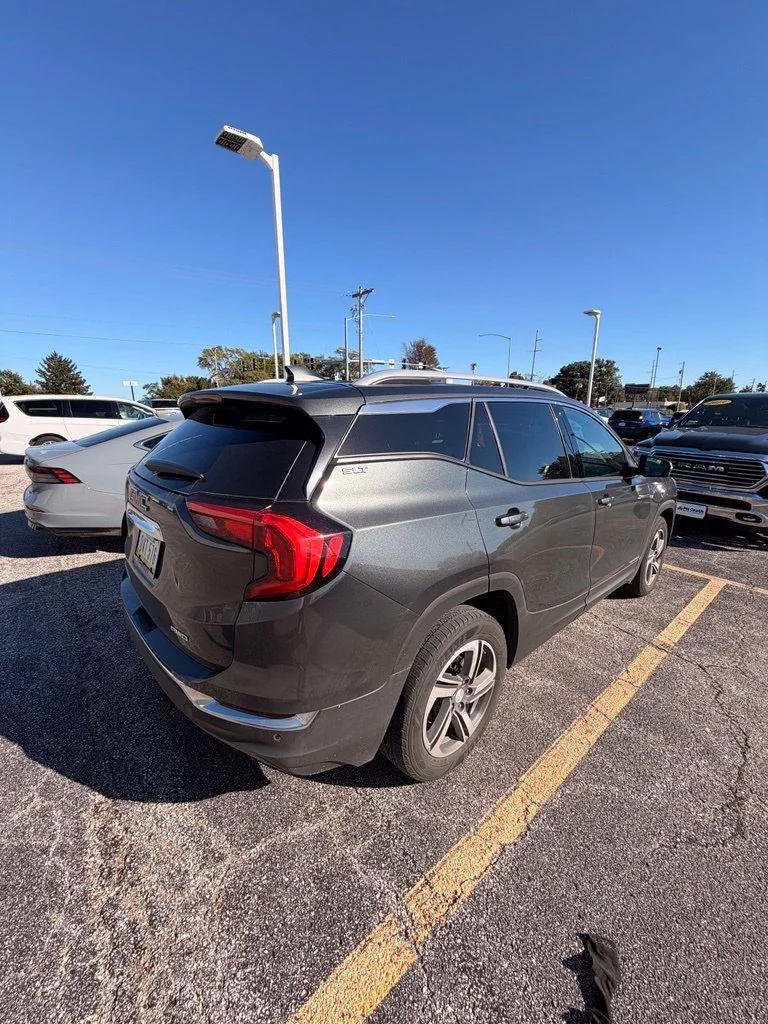Used 2019 Gray GMC SLT image 4