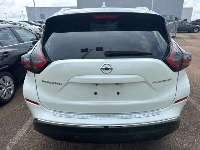 Used 2021 White Nissan Platinum image 8