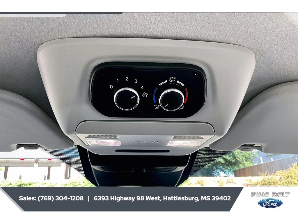 Used 2022 Oxford White Ford XLT image 24