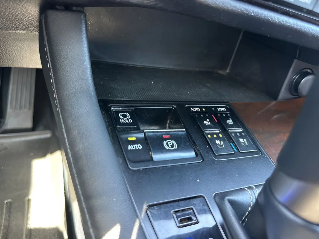 Used 2018 Silver Lexus 350 image 19
