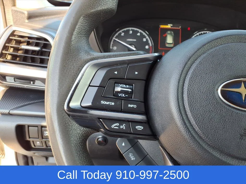 Used 2023 White Subaru  image 21
