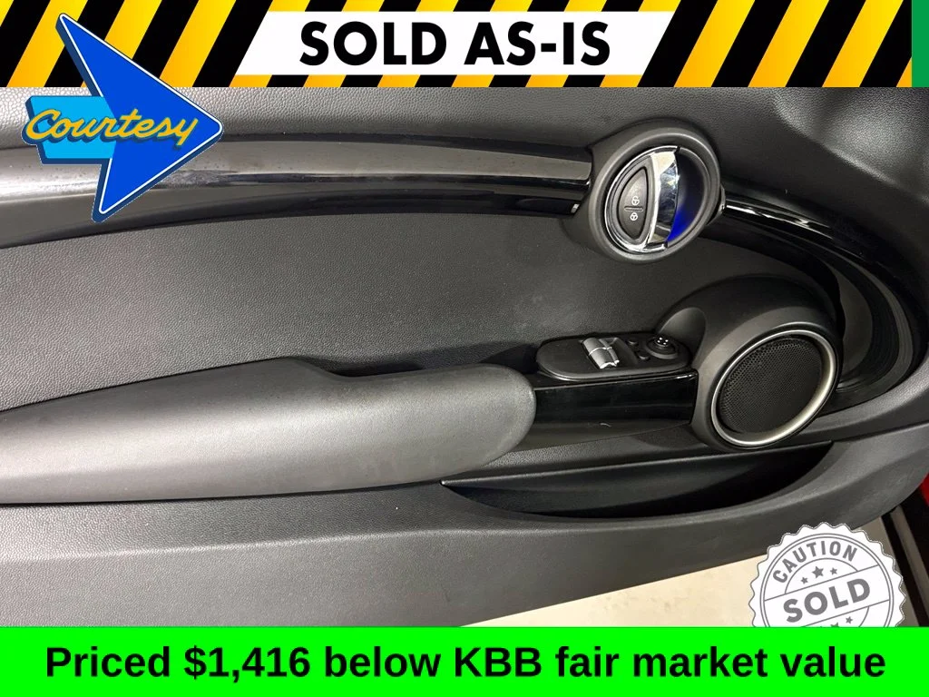 Used 2015 Red MINI Base image 13