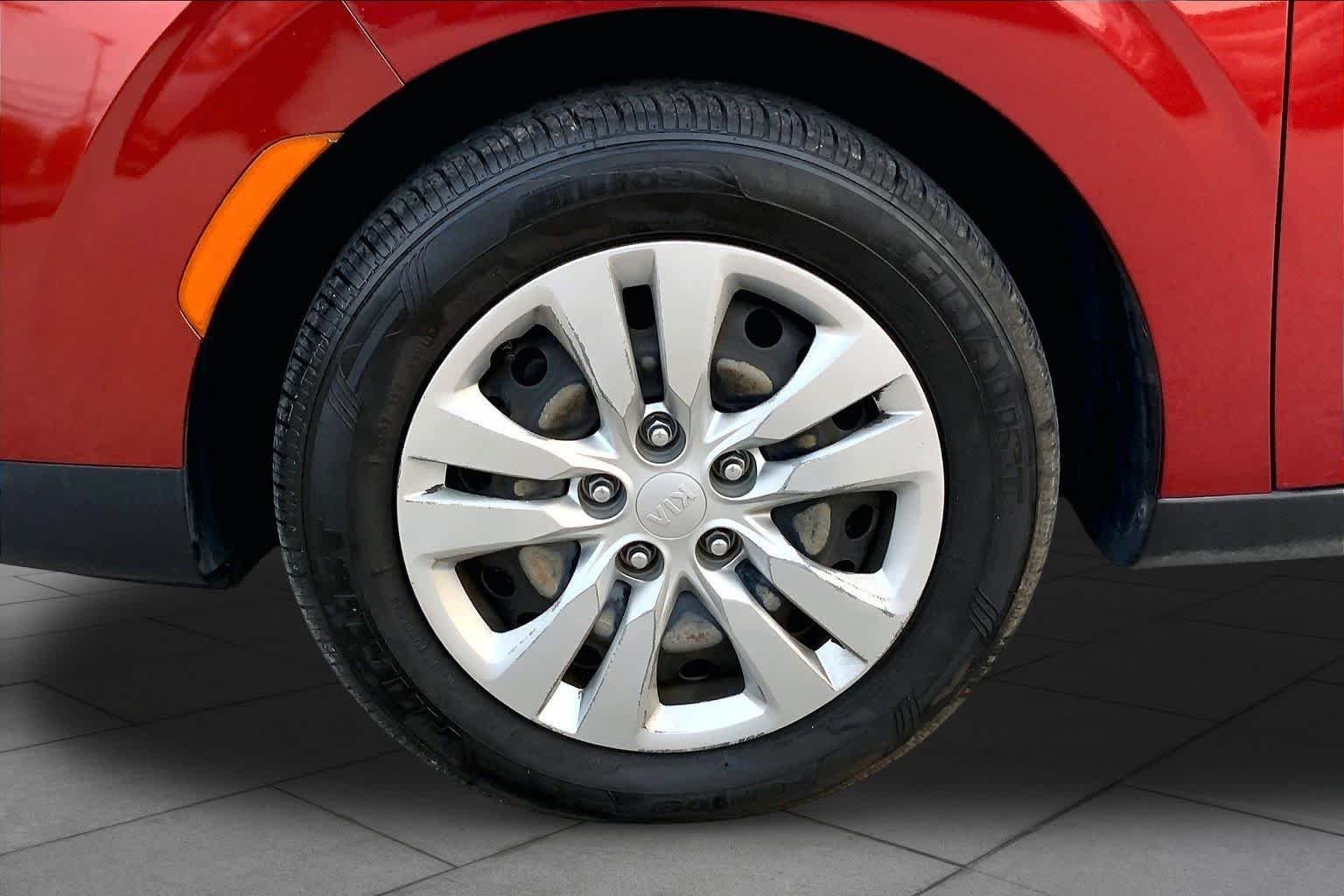 Used 2021 Mars Orange Kia LX image 10