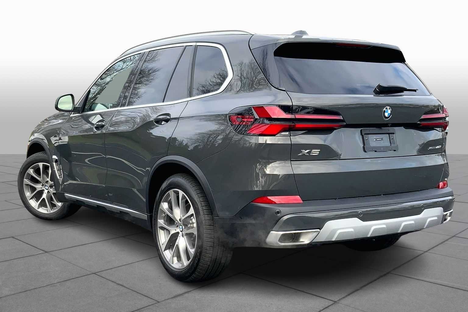 Used 2026 Dravit Grey Metallic BMW xDrive40i image 12