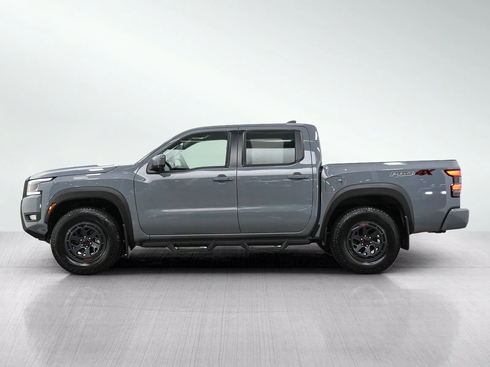 Used 2026 Boulder Gray Pearl Nissan PRO-4X image 2