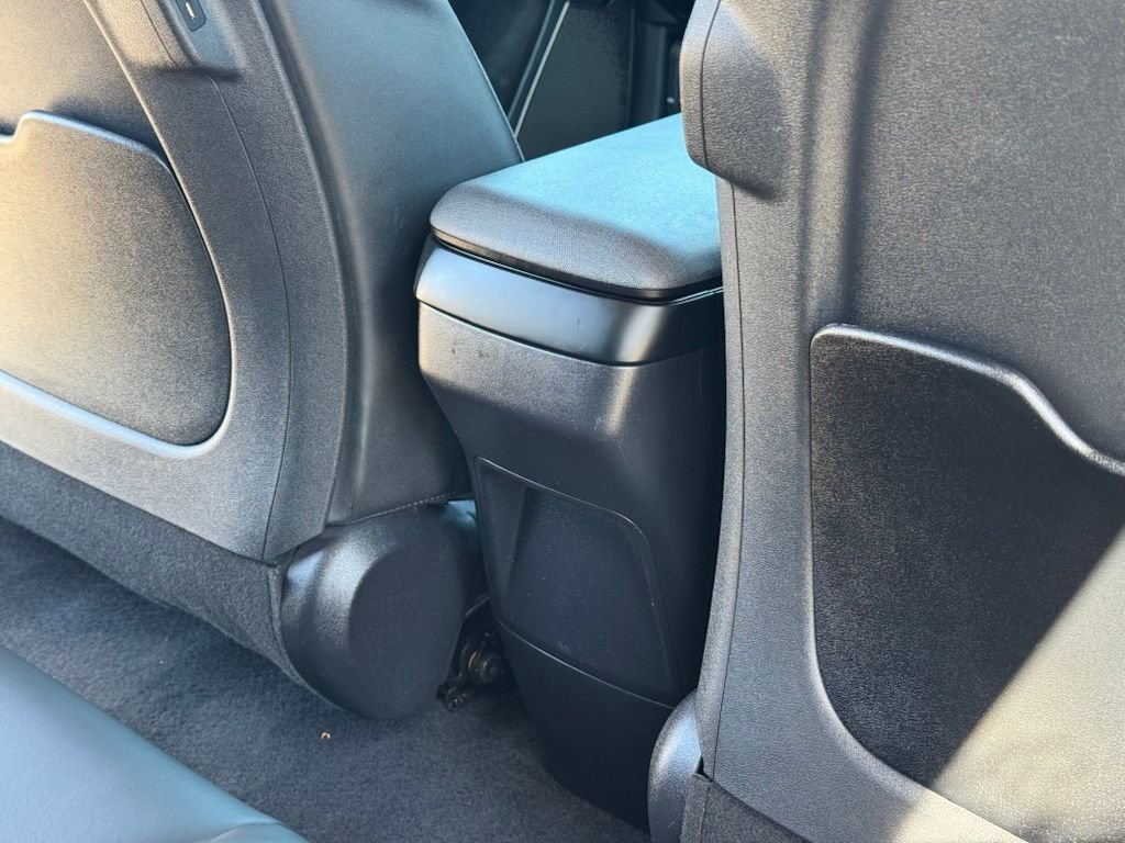 Used 2023 Steel Gray Kia Wind image 21