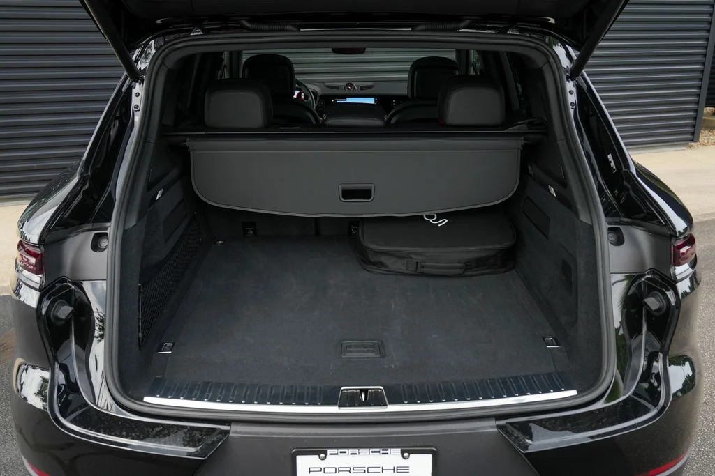 Certified Used 2025  Porsche Base image 18