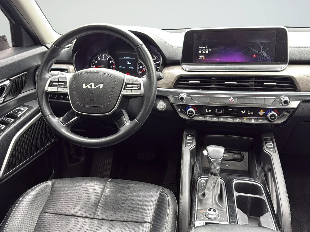 Used 2022 Black Kia EX image 15