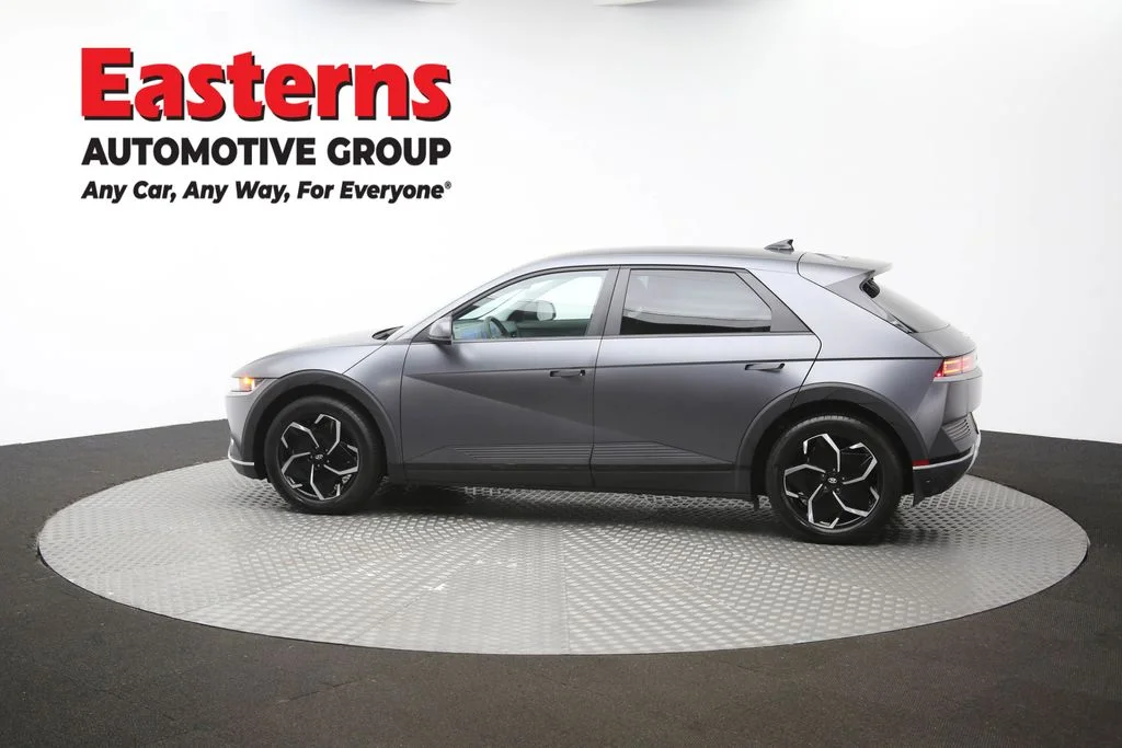 Used 2023 Gray Hyundai SEL image 59