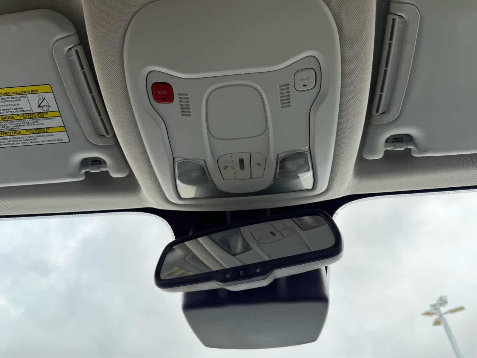 Certified Used 2023 Alpine White Clearcoat Jeep Latitude image 18