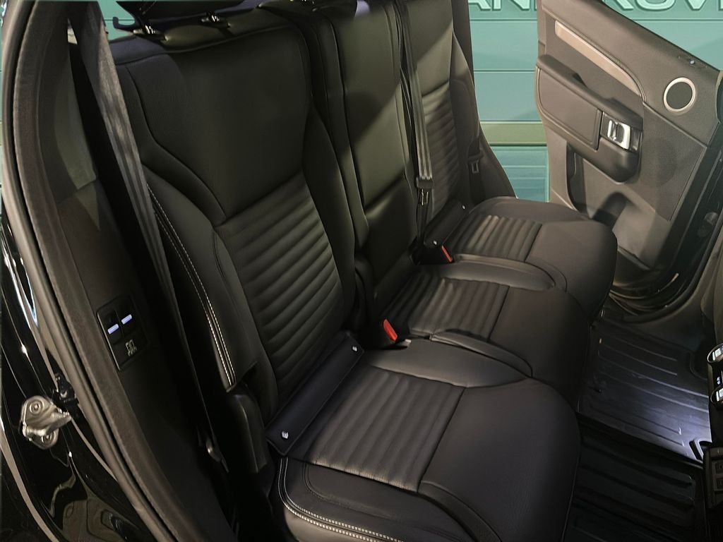 Used 2025 Santorini Black Metallic Land Rover Dynamic SE image 12