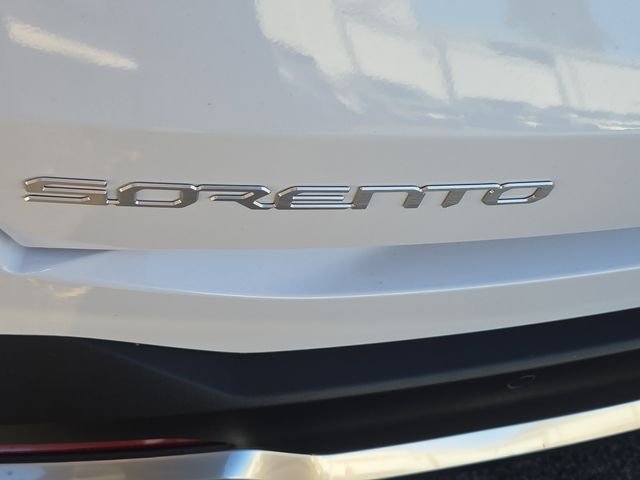 New 2026 White Kia S image 5