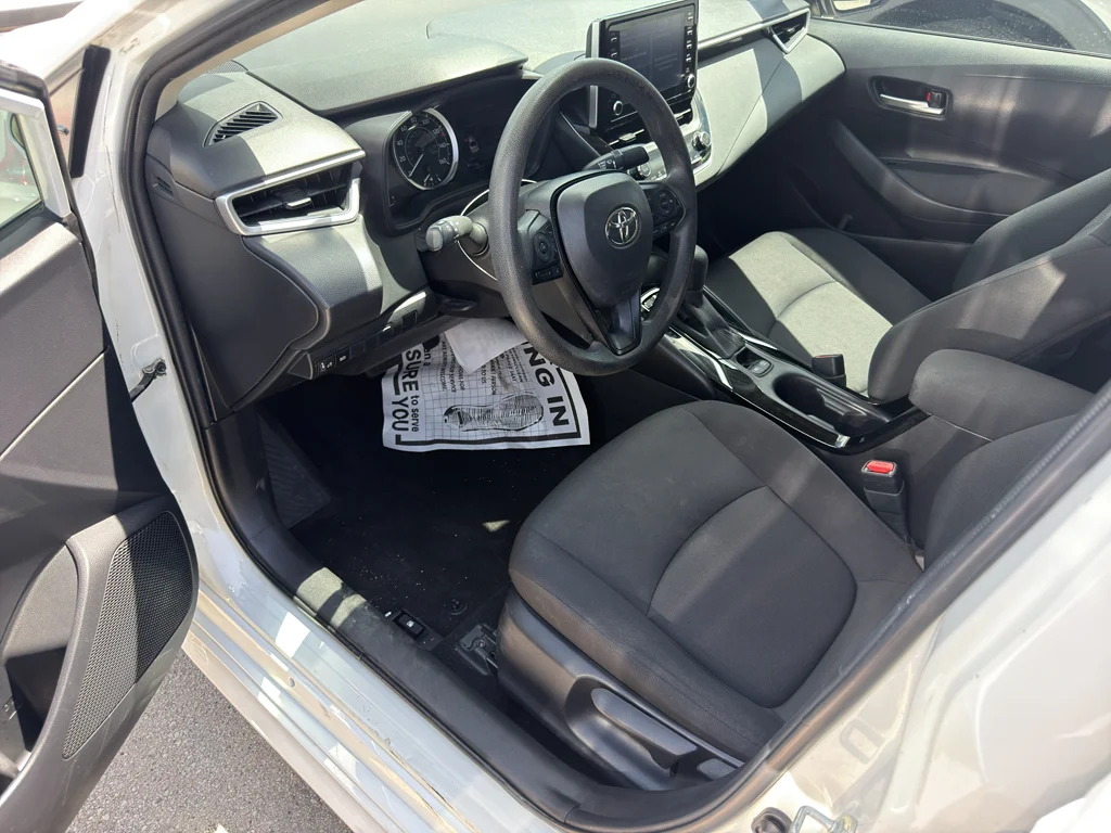 Used 2020 Super White Toyota LE image 5