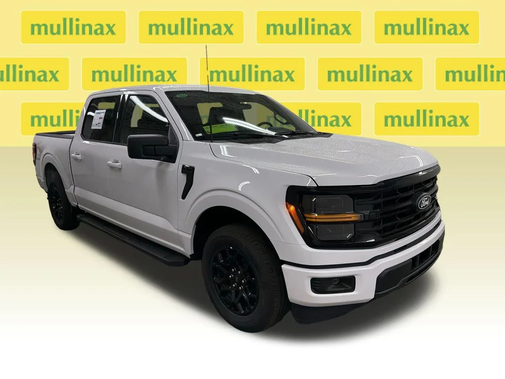 New 2026 White Ford XLT image 2
