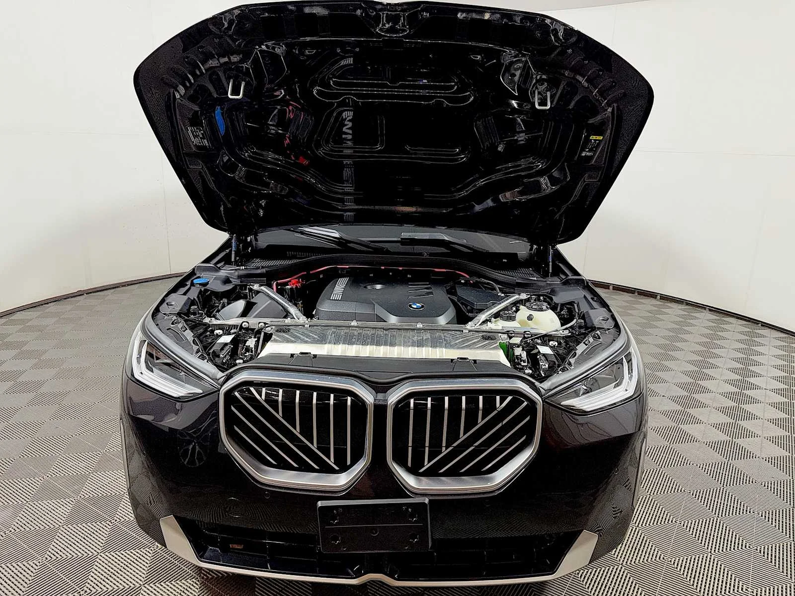 Used 2026 Dark Graphite Metallic BMW 30 xDrive image 30