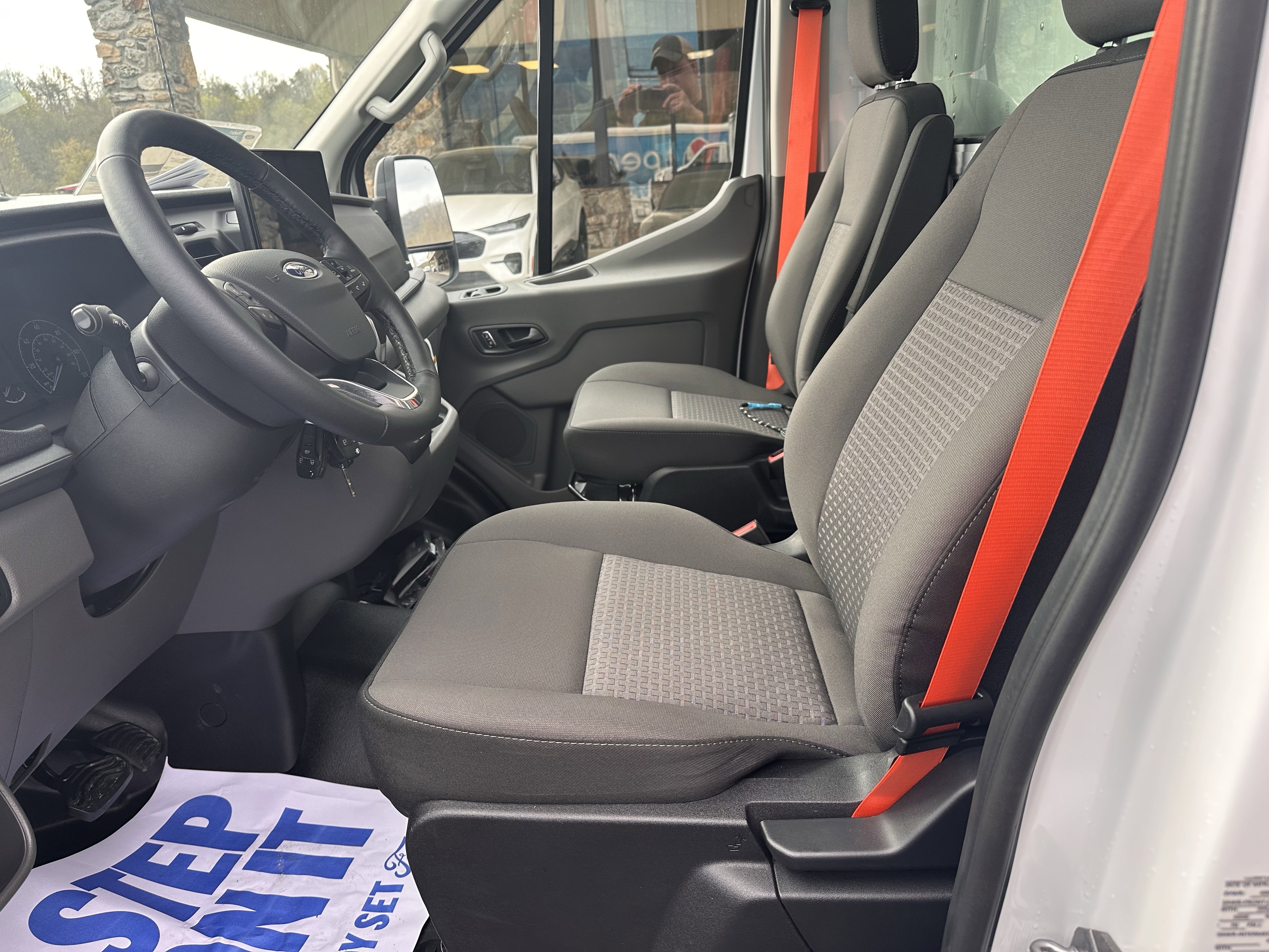 Used 2024 Oxford White Clearcoat Ford 16FT  Box Van image 10