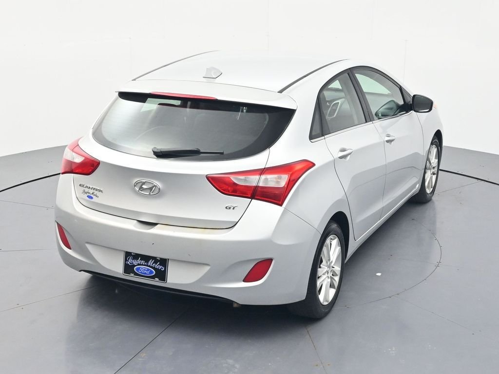 Used 2013 Shimmering Silver Metallic Hyundai Base image 39