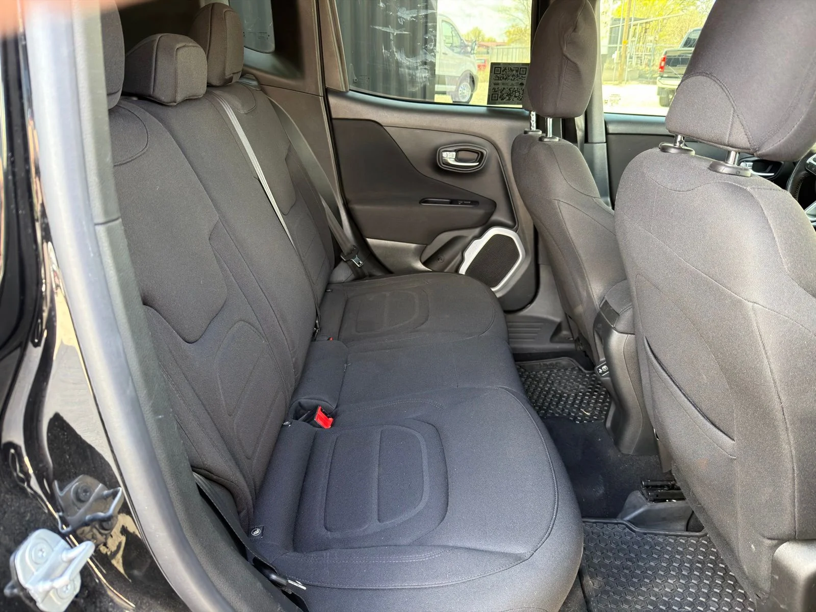 Used 2018 Black Jeep Latitude image 12