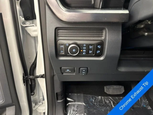 New 2026 Star White Metallic Tri-Coat Ford F-350® Lariat® image 36