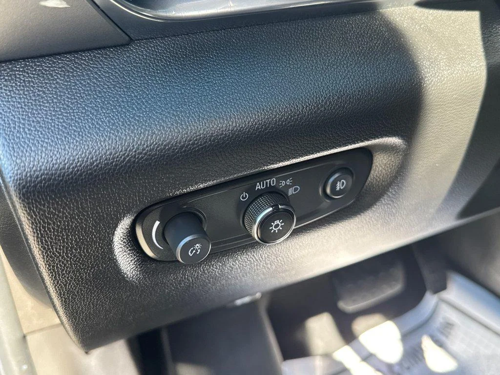 Used 2019 Graphite Metallic Chevrolet AWD 4dr RS w/2LT image 8