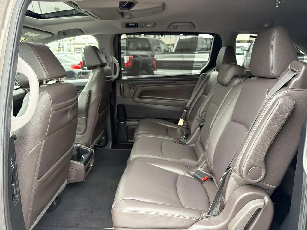 Used 2019 Pacific Pewter Metallic Honda Elite image 26