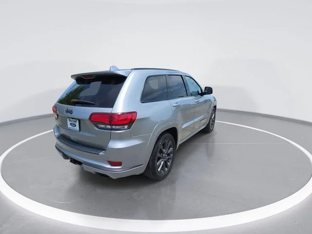 Used 2018 Silver Jeep Overland image 8