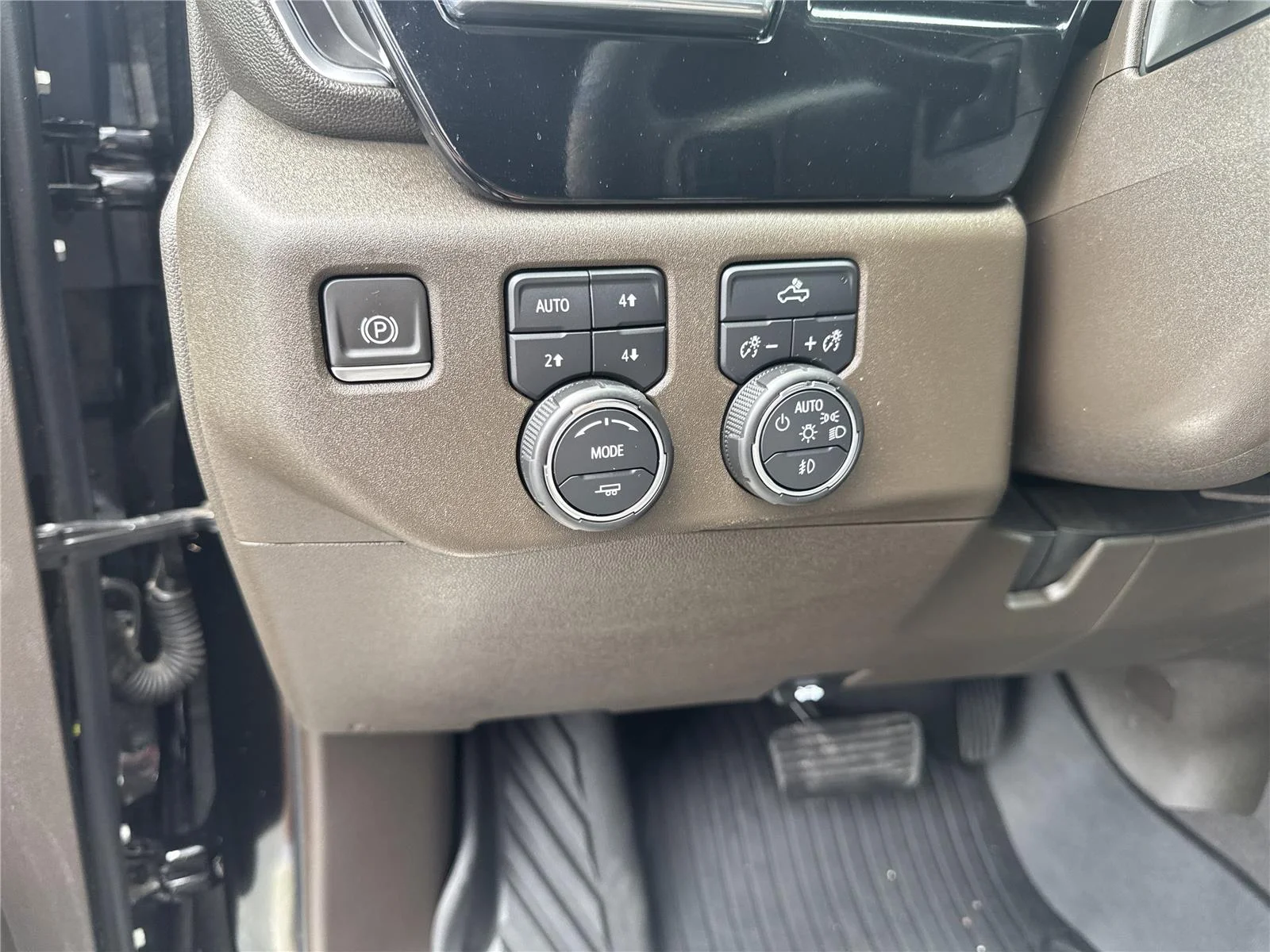 Used 2023 Black Chevrolet RST image 21