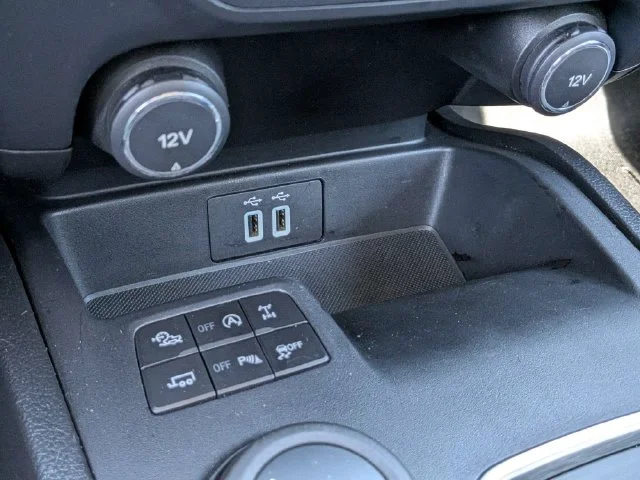 Used 2019 White Ford Lariat image 21