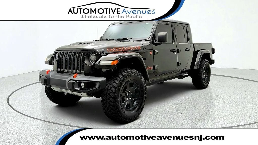 Used 2022 Black Clearcoat Jeep Mojave 4x4 w/ Freedom Top & Leather Seats image 1