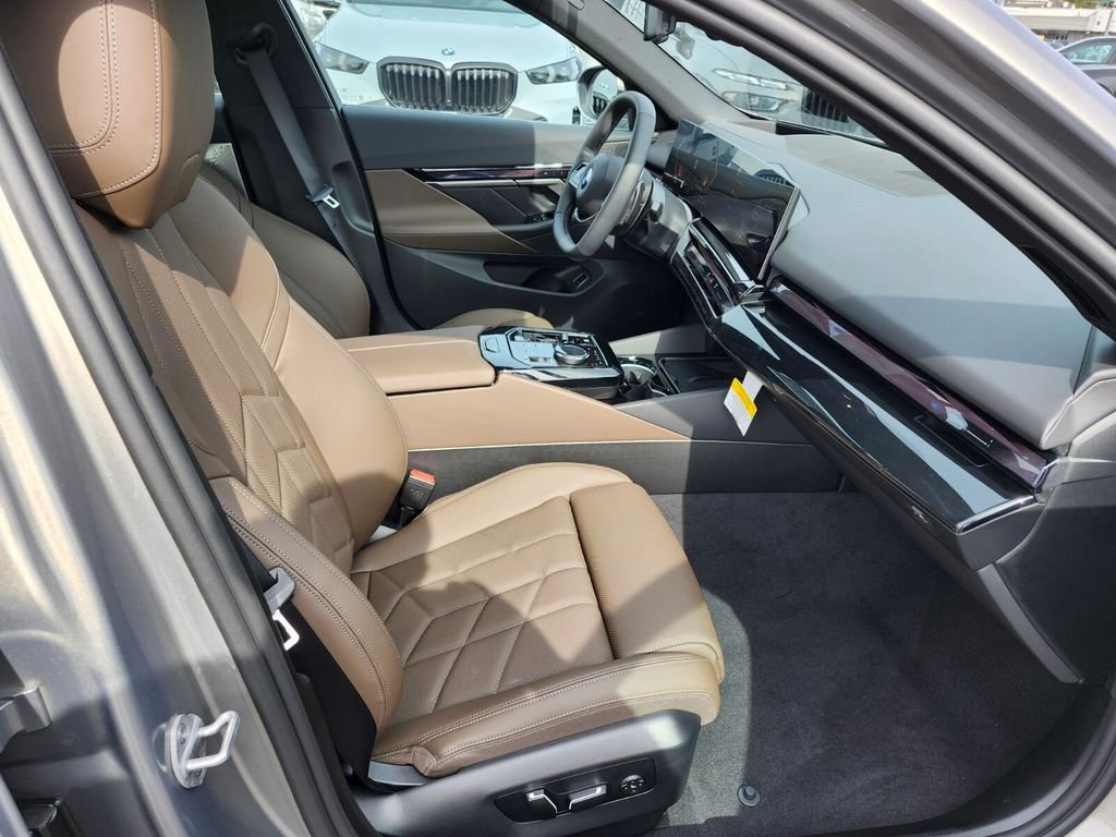 Used 2026 Gray BMW 530i xDrive image 11