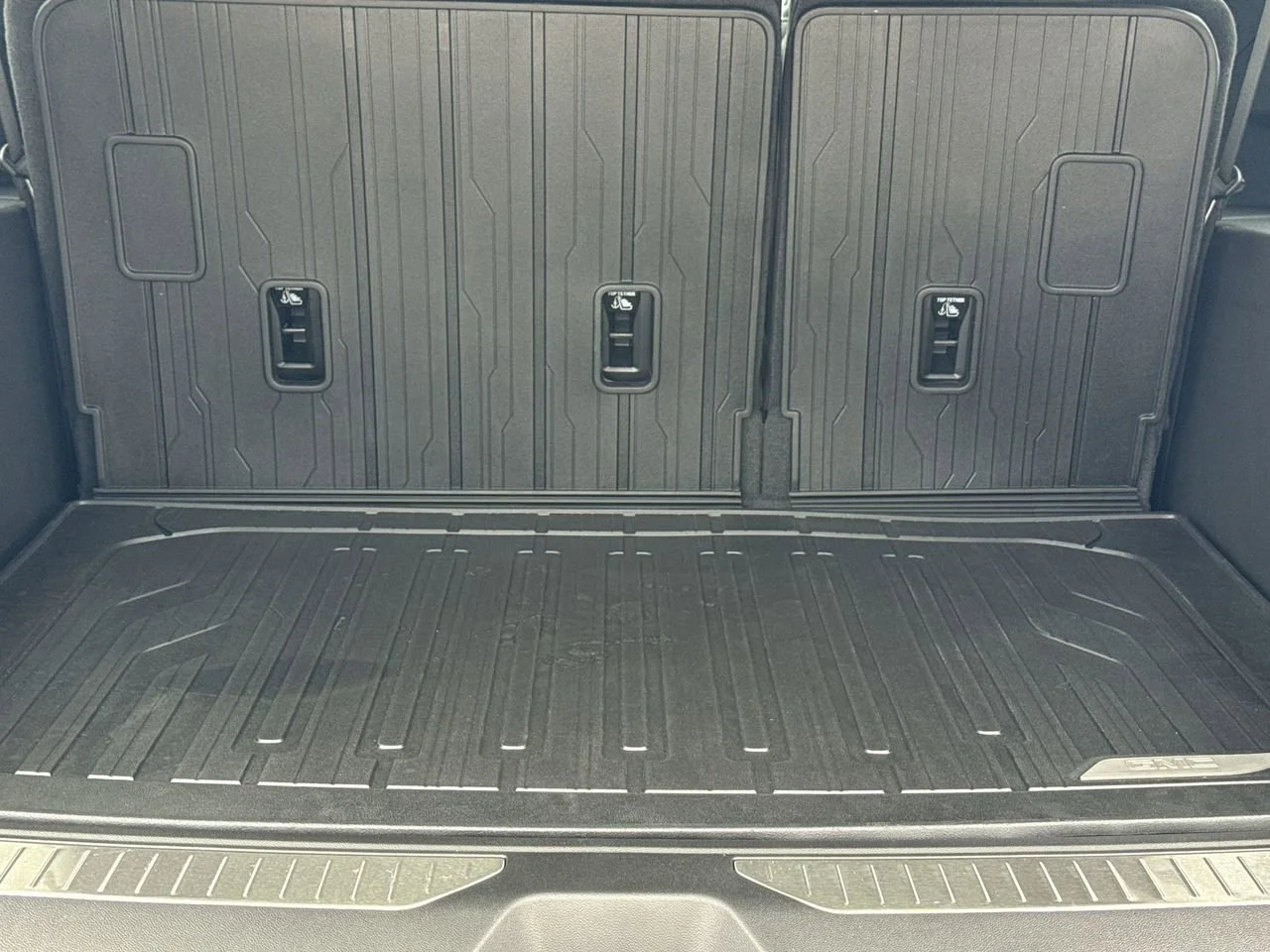 2026 GMC Yukon XL Denali - Photo 25
