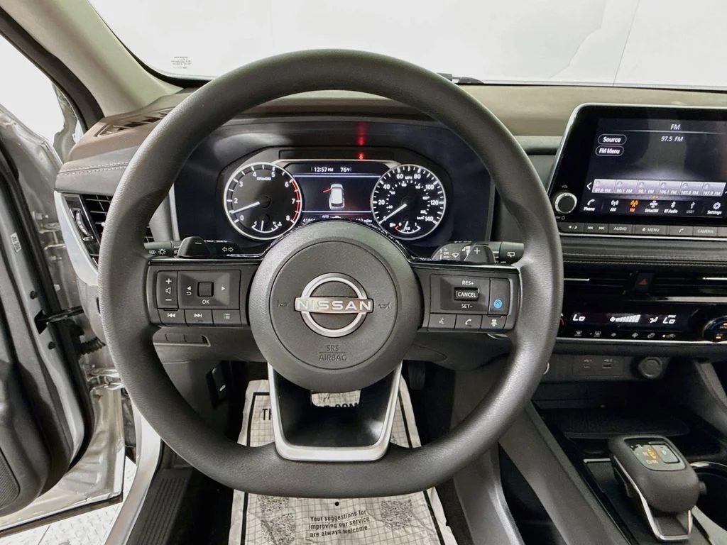 Used 2022 Brilliant Silver Metallic Nissan SV image 11