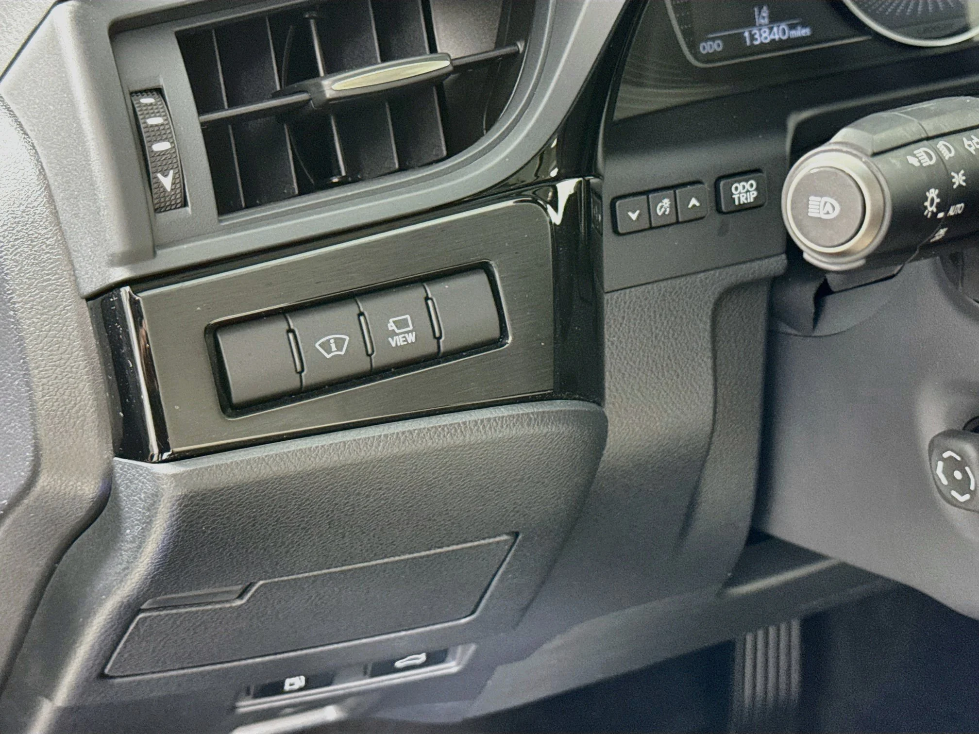 Certified Used 2025 Mica Lexus 300h Ultra Luxury image 10