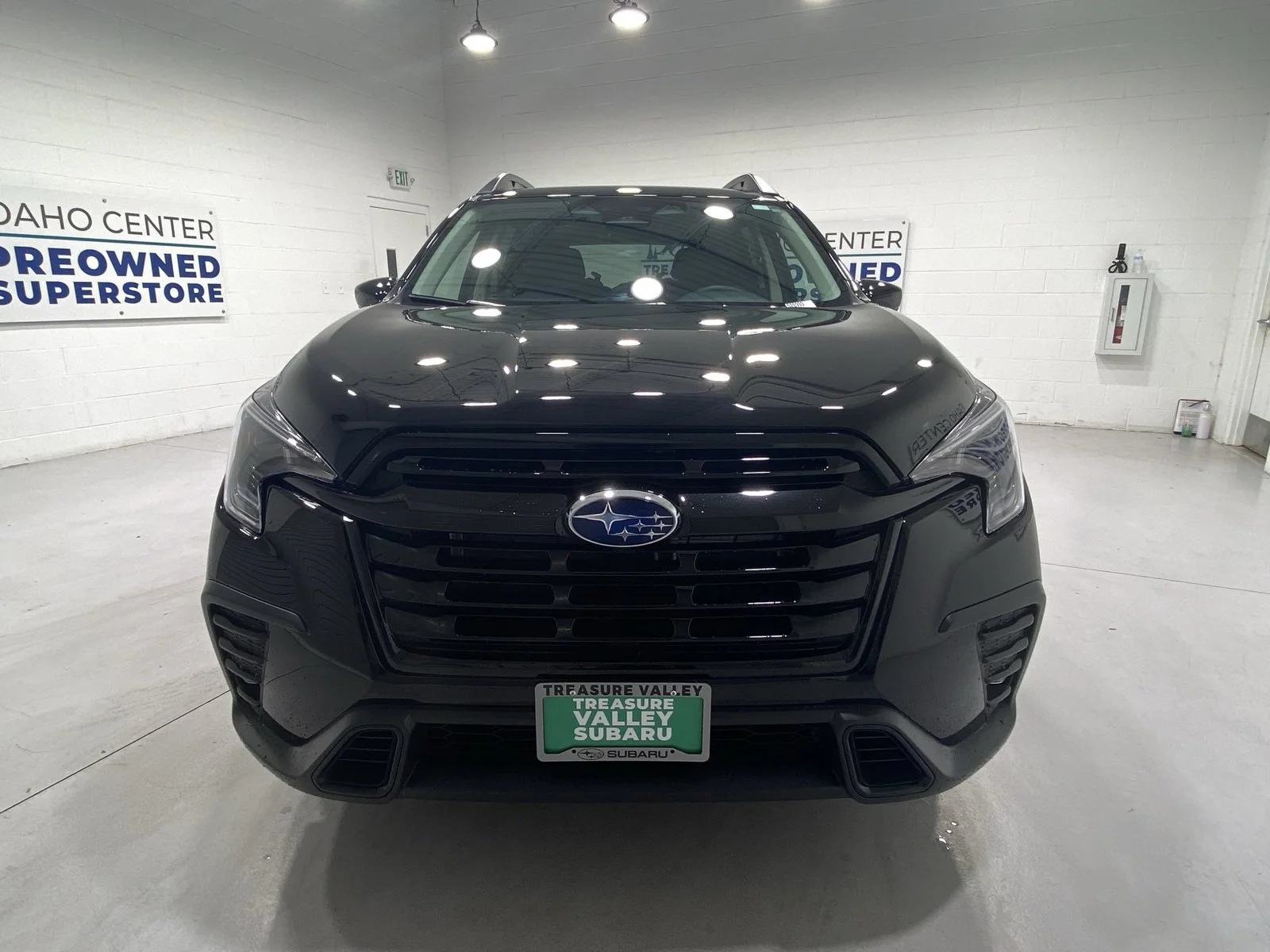 New 2027 CRYSTAL BLACK SILICA Subaru Premium 7-Passenger image 3