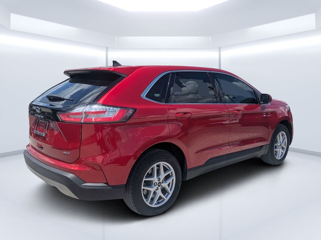 Used 2024 Red Ford SEL image 3