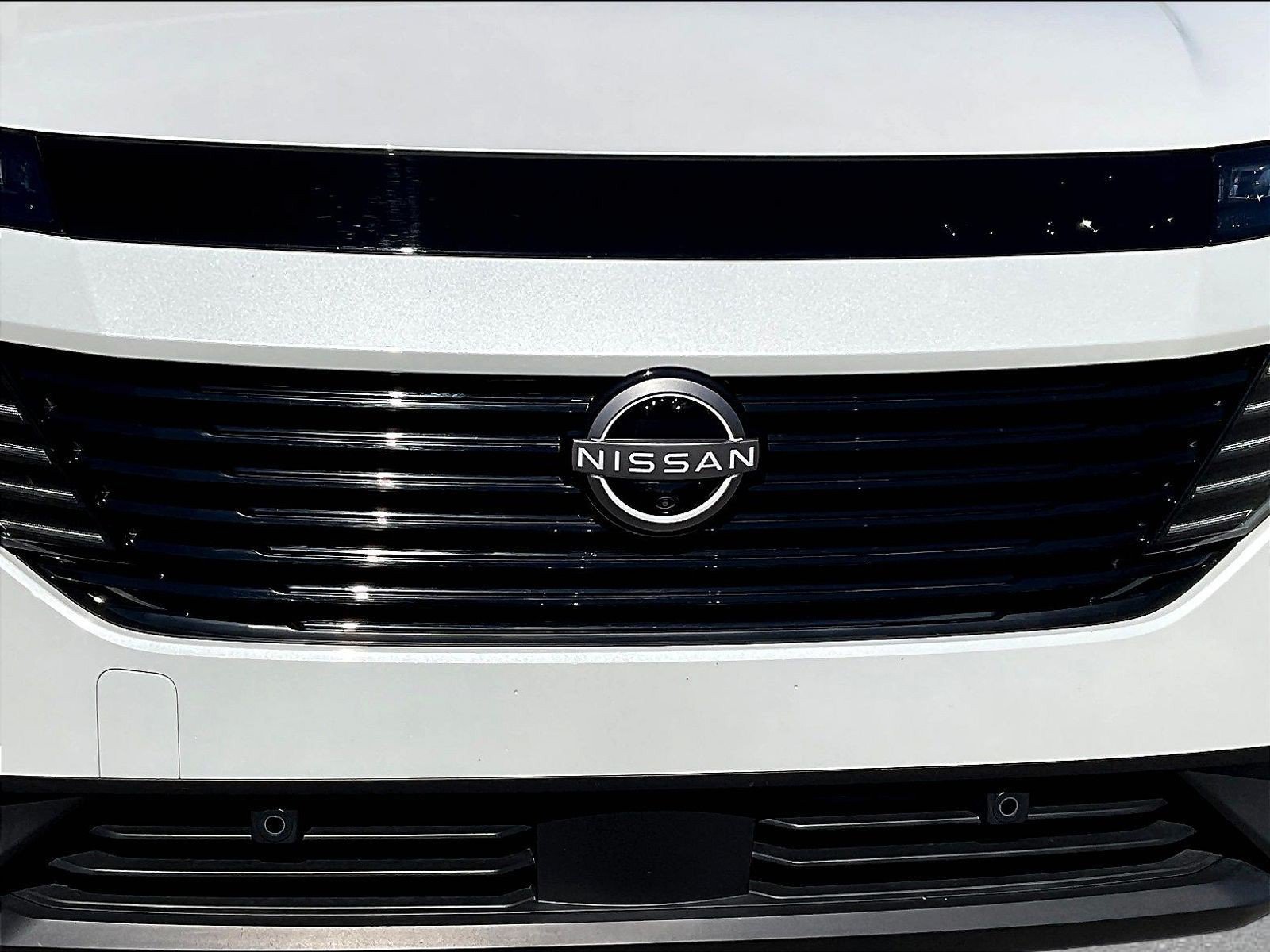 Certified Used 2025 White Nissan SL image 35