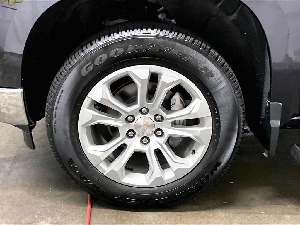 Used 2022 Gray Chevrolet LTZ image 7